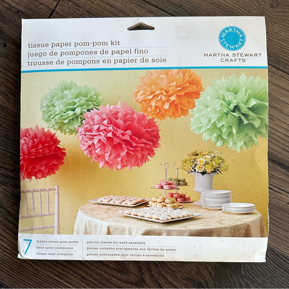 NWT Martha Stewart Crafts Tissue Paper Pom-Pom Kit